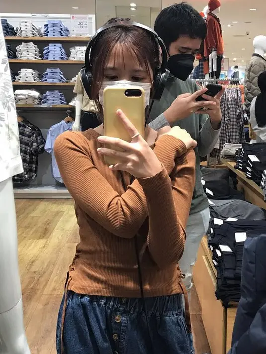 <p>Waktu berjalan begitu cepat, kini Safeea sudah beranjak remaja. Pasti publik masih ingat dengan kemunculan Safeea yang fenomenal. [Foto: instagram.com/feea2602]</p>