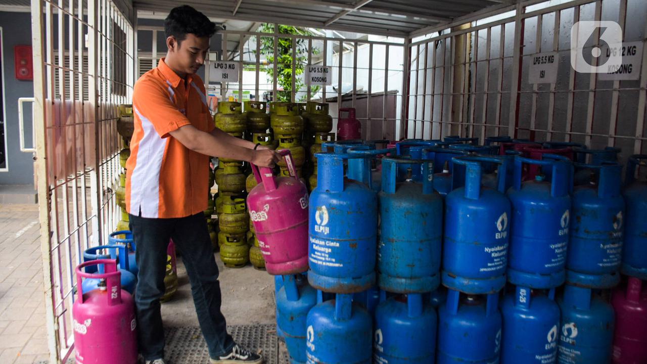 PT Pertamina menaikkan harga LPG nonsubsidi