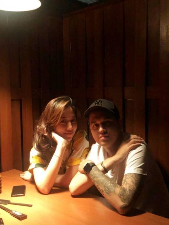 Jarang Tersorot, Ini 6 Momen Manis Kevin Julio dan Kekasih