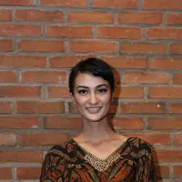 "Kalau tradisi kita diusahakan salat Ied di satu tempat yang sama. Kita mulai dengan salat eid sama-sama, salam-salaman, maaf-maafan, sungkem sama orang tua," tuturnya. (Nurwahyunan/Bintang.com)