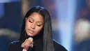 Dalam momen yang membahagiakan ini ada hal luar biasa ketika Drake menerima piala kemenangan kategori The Top Artist Award at the 2017. Ia menyebut Nicki Minaj, mantan pasangannya sebagai ‘Love His Life’. (AFP/Bintang.com)