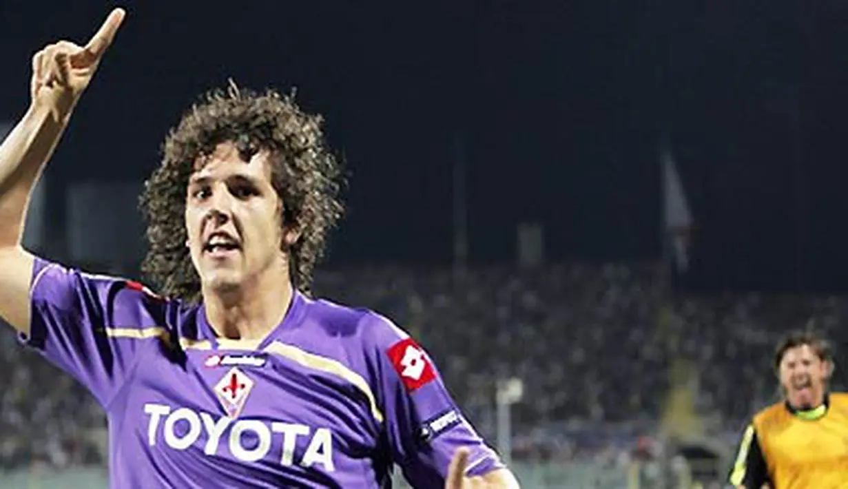 Kegembiraan striker Fiorentina, Stevan Jovetic setelah mencetak gol menghadapi Sporting Lisbon di leg kedua playoff Liga Champions di Artemio Franchi, Florence, 26 Agustus 2009. AFP Photo/FABIO MUZZI