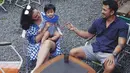 Ternyata bukan sebagai profesi baru, namun keluarga kecil ini terlihat sedang berada di Yogyakarta untuk menikmati waktu berliburnya. Ia pun menyertakan tulisan yang menandakan rasa sayangnya. (Instagram/riodewanto)