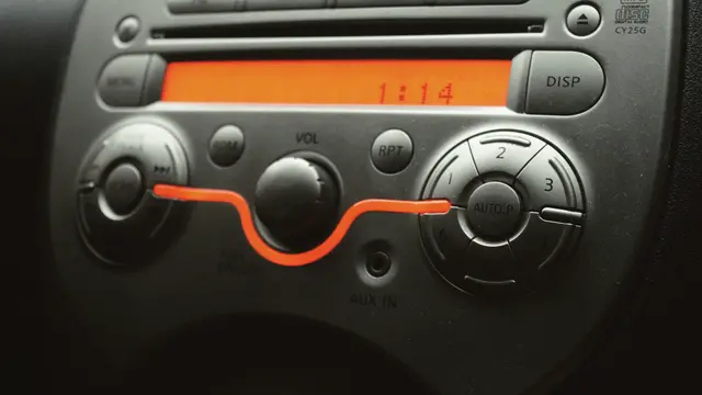 Ilustrasi Radio Mobil (Unsplash)