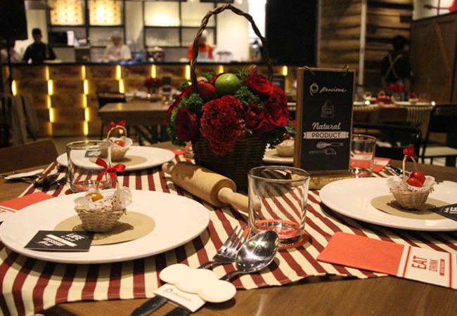 Suasana meja makan yang nampak sangat cozy