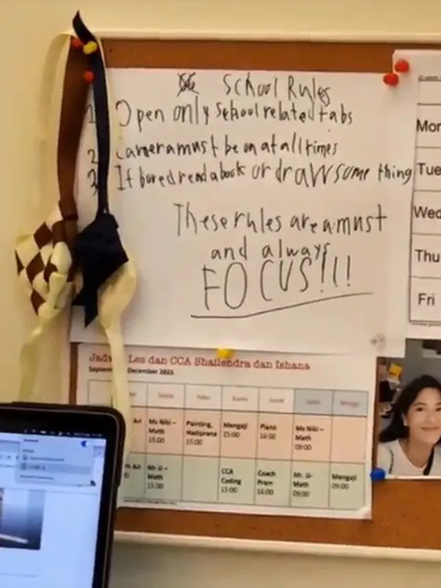 Dian Sastrowardoyo mendampingi kedua anaknya kembali sekolah usai libur lebaran. (Foto: Instagram Stories @therealdisastr)