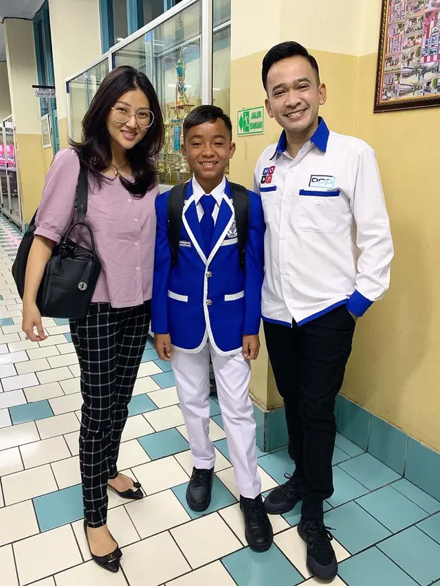 6 Momen Ruben dan Sarwendah antar Betrand Peto ke Sekolah Baru