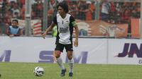 Syamsul Chairudin saat membela PSM Makassar pada Trofeo Persija di Stadion Utama Gelora Bung Karno, Jakarta. (Bola.com/Nicklas Hanoatubun)