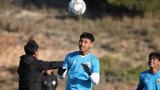 5 Potret Salman Alfarid, Bek Kiri Baru Persebaya Surabaya