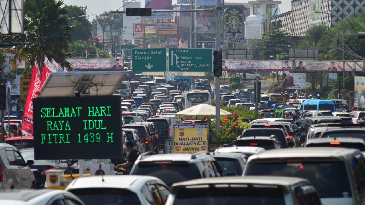 Kemacetan di Puncak Bogor. (Liputan6.com/Achmad Sudarno)