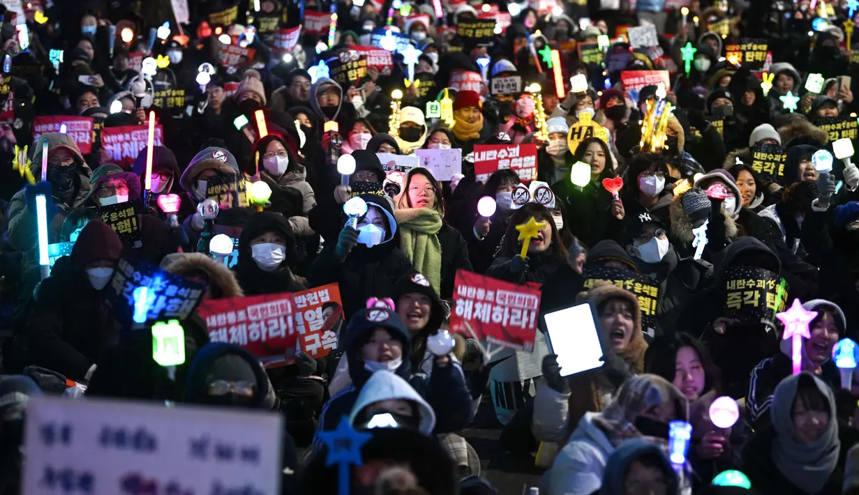 Pemimpin oposisi Korea Selatan pada 13 Desember 2024 mendesak anggota parlemen dari partai yang berkuasa untuk berpihak pada rakyat dan memakzulkan Presiden Yoon Suk Yeol. (Jung Yeon-je/AFP)