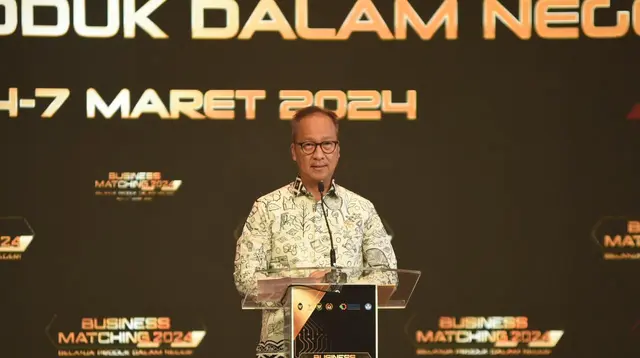 Menteri Perindustrian Agus Gumiwang memberikan sambutan saat acara Business Matching 2024 “Belanja Produk Dalam Negeri” yang diselenggarakan di Sanur, Bali pada Kamis (7/3/2024).