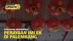 Laporan langsung dari Klenteng Dewi Kwan Im, Palembang oleh Nefri Inge, Kontributor Palembang mengenai persiapan menyambut hari raya Imlek.