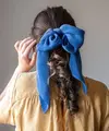 Updo juga cocok digunakan untuk berbagai suasana. Mau tampil profesional saat bekerja, terlihat anggun untuk acara khusus, atau tampil effortless saat hangout pun bisa dengan gaya yang sederhana. Yang kamu butuhkan hanyalah sedikit teknik dasar, beberapa karet rambut, dan bobby pins. (foto/dok: freepik/pvproductions)