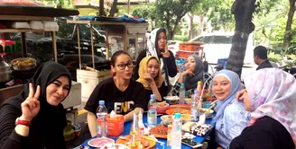 Inul Daratista salah satu penyanyi dangdut Tanah Air papan atas. Selain sukses sebagai penyanyi dangdut istri Adam Suseno itu juga sukses dalam merintis bisnis tempat karaoke. (Instagram/inul.d)