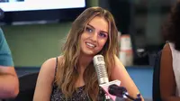 Pacaran, Penyanyi Seksi Ini Bakal Serumah dengan Pemain Liverpool