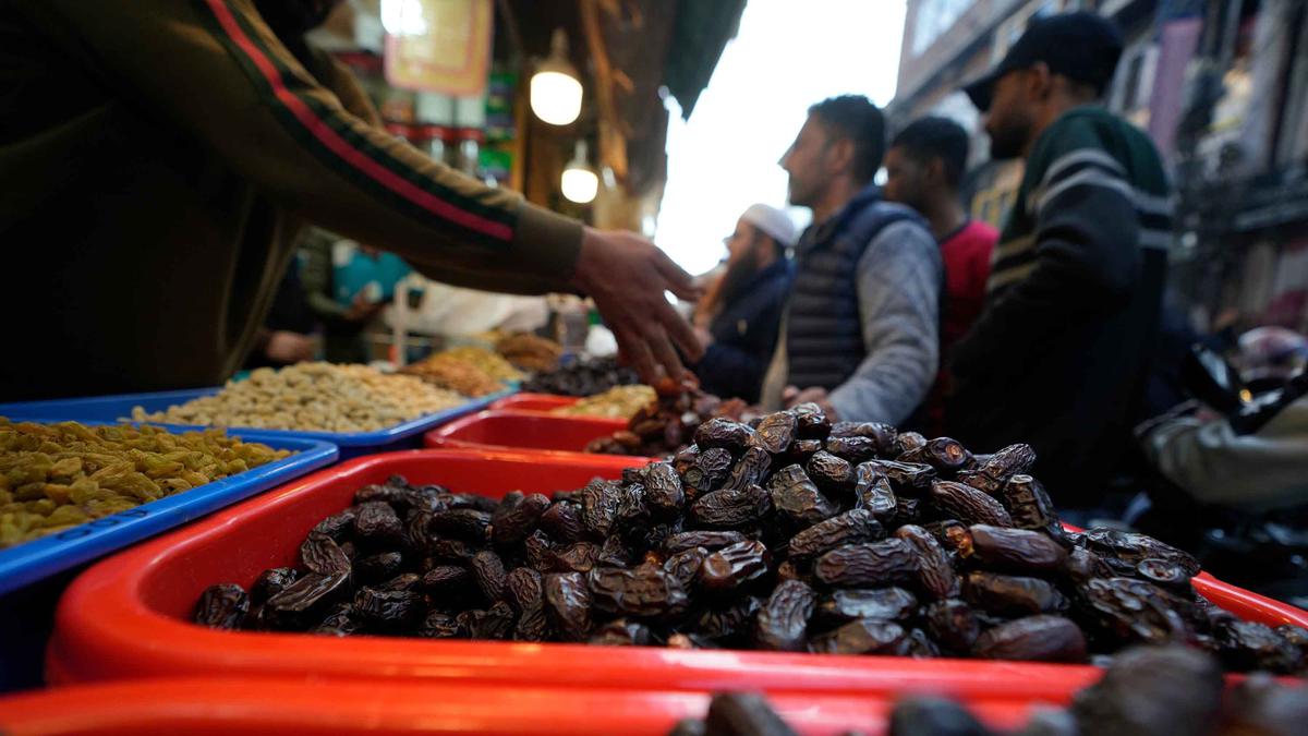 Kurma, Buah Favorit dan Paling Dicari Saat Ramadan