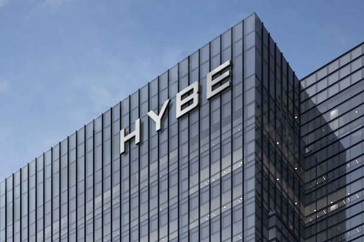Harga Saham HYBE Melonjak Usai CEO ADOR Min Hee Jin Lengser