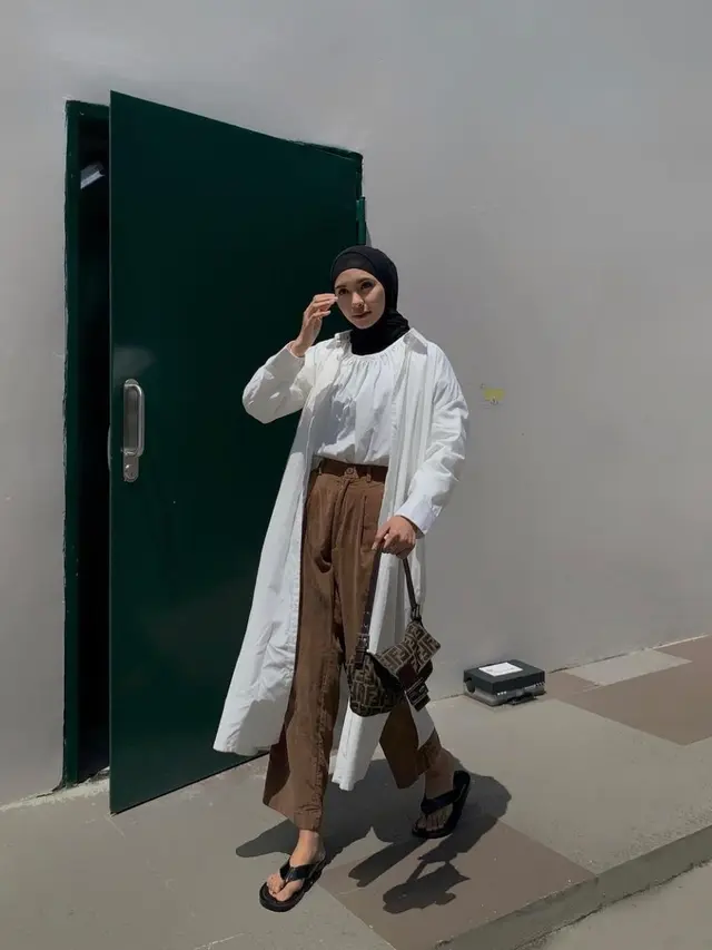 6 Style Hijab Ala Fita Wulansari