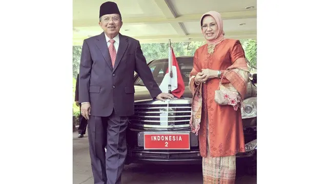 7 Potret Jusuf Kalla Bareng Istrinya Mufidah, Harmonis Banget