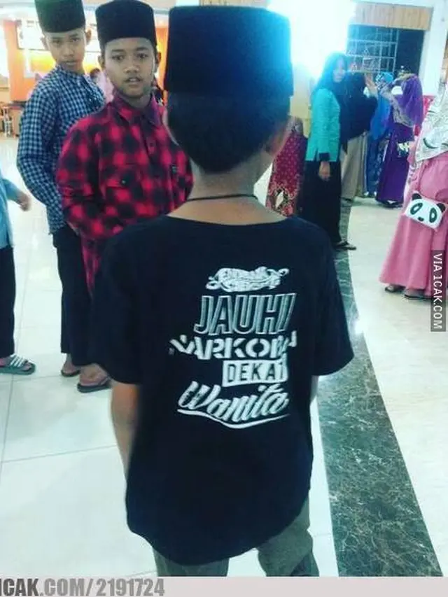 Tulisan kaos (Sumber: 1cak)