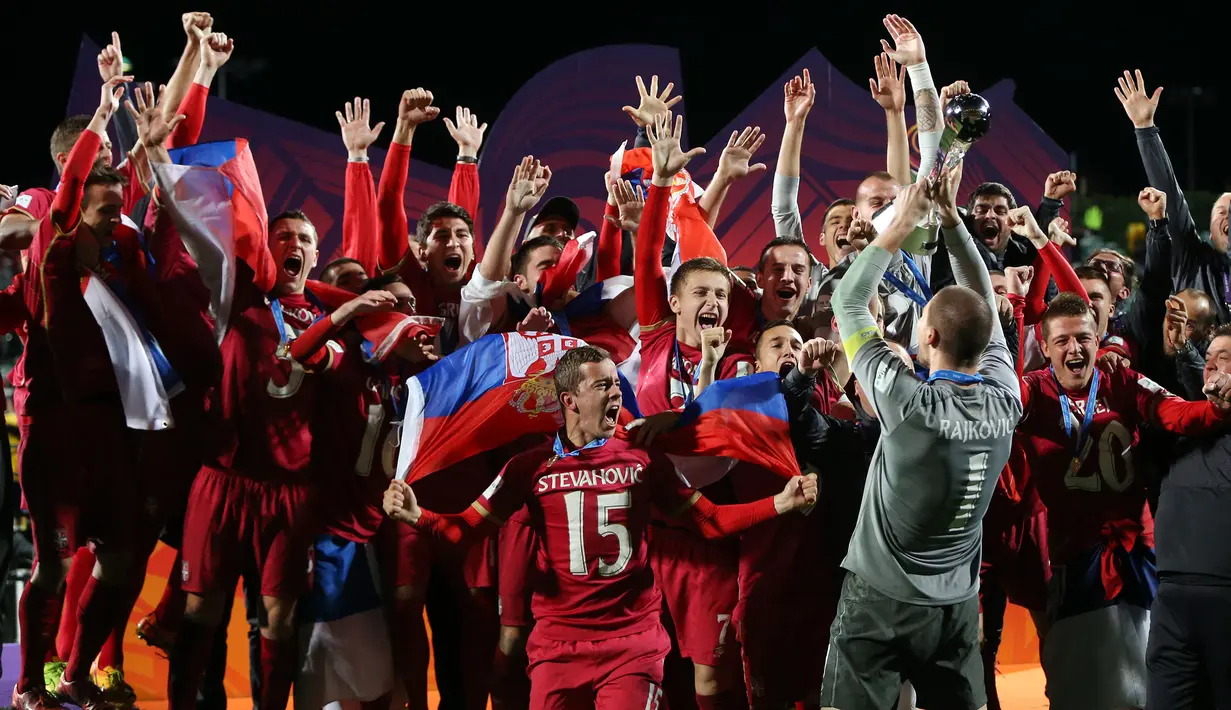 Serbia. Serbia juga total mengoleksi trofi Piala Dunia U-20 sebanyak dua kali pada edisi 1987 dan 2015. Pada edisi 1987 diraih saat Serbia masih menyandang nama Yugoslavia. (AFP/Michael Bradley)