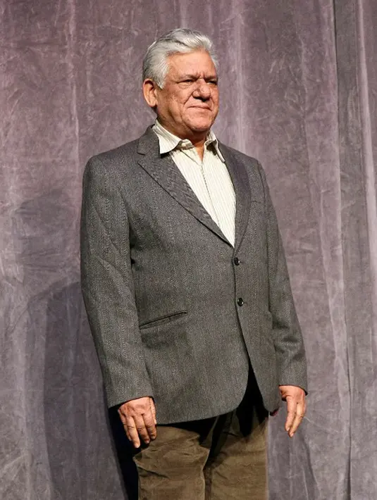 Pasalnya, tidak hanya bermain dalam film Bollywood, Om Puri juga kerap membintangi film Pakistan, British, dan Hollywood. Tak heran jika dirinya memiliki penggemar yang begitu banyak. (AFP/Bintang.com)