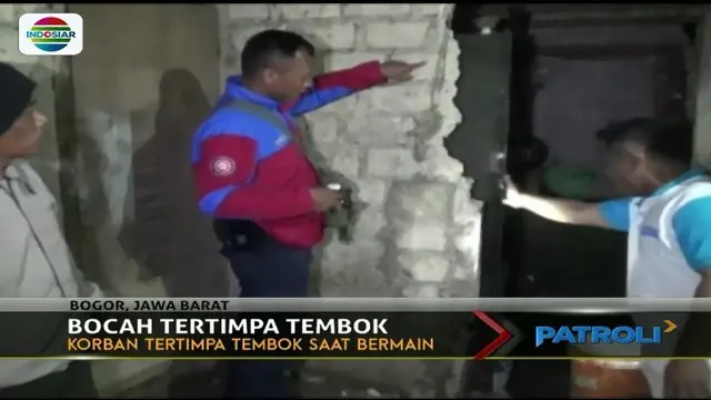 Bocah berusia 5 tahun asal Bogor meninggal dunia akibat tertimpa tembok rumah saat sedang bermain dengan kakaknya.