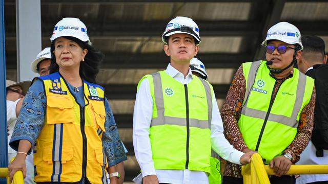 Wapres Gibran Rakabuming meninjau langsung SPAM Regional Jatiluhur I pada Jumat (20/12/2024).