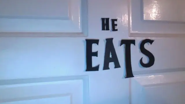 [Bintang] Keisengan Cewek Ini Bikin Pecinta The Beatles Baper!