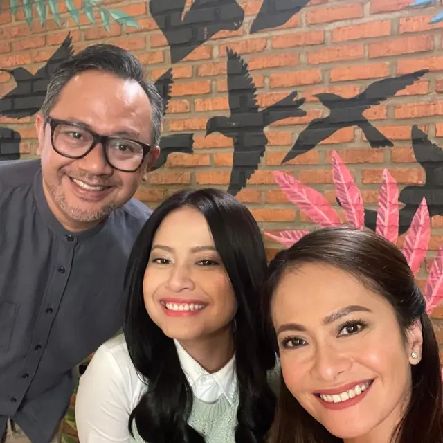 Mirip Bak Kembar, Ini 6 Potret Kebersamaan Hanggini dan Ersa Mayori
