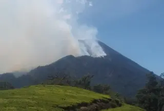 Kebakaran lereng Gunung Slamet, Banyumas, berlangsung sembilan hari antara 19-27 September 2019.  (Foto: Liputan6.com/Perhutani/Muhamad Ridlo)