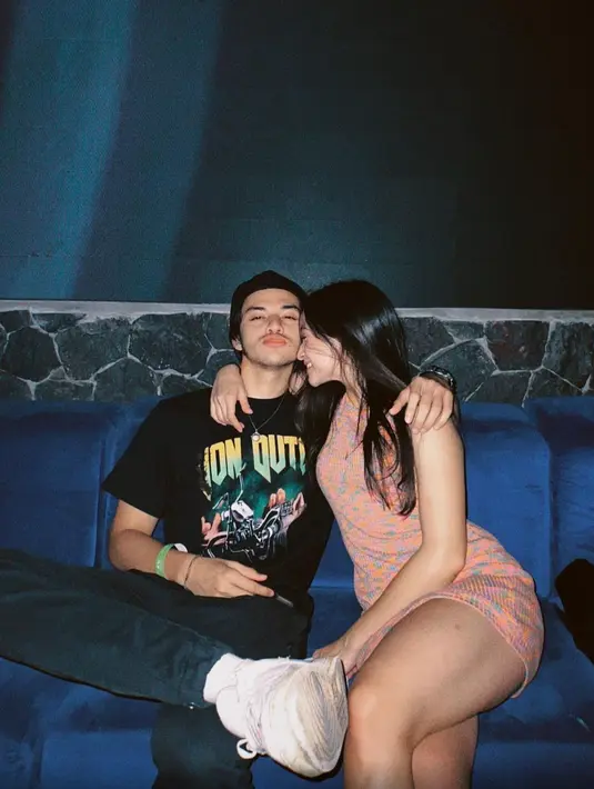 Sejumlah selebritas menyelamati di kolom komentar. “Gemess! Happy birthday Je,” Zoe Abbas Jackson menulis di kolom komentar. “Living for this ship,” Cassandra Lee menyahut. “OMG time flies, Demi ada Sudan 5 tahun? Anyway, happy birthday Jer,” Febby Rastanty menimpali. “Happy birthday Jeje,” cuit Rebecca Tamara. Wah banyak yang sayang sama Jeje. (Foto: Dok. Instagram @megandomani1410)