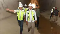 Gubernur Jabar Ridwan Kamil mengunjungi proyek Curug Nanjung Jompong, Sabtu (16/11/2019) (Ayobandung.com)