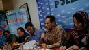 Pengamat Politik Idil Akbar, Politisi partai Demokrat Ruhut Sitompul, Pangeran Ahmad Nurdin, Politisi Gerindra Martin Hutabarat dan Politisi PKB Anna Mu'awanah saat berdiskusi di Jakarta, (4/10/14). (Liputan6.com/Faizal Fanani)