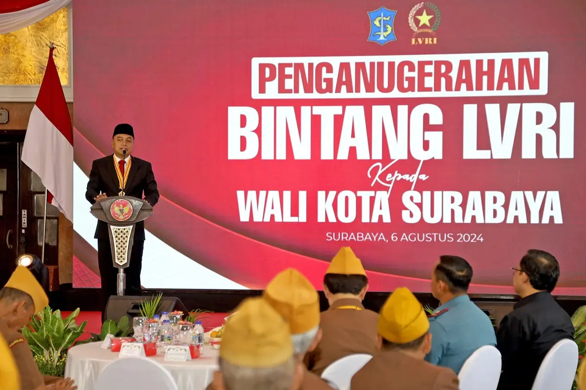 Wali Kota Surabaya Eri Cahyadi Dianugerahi Penghargaan Tertinggi dari Legiun Veteran RI