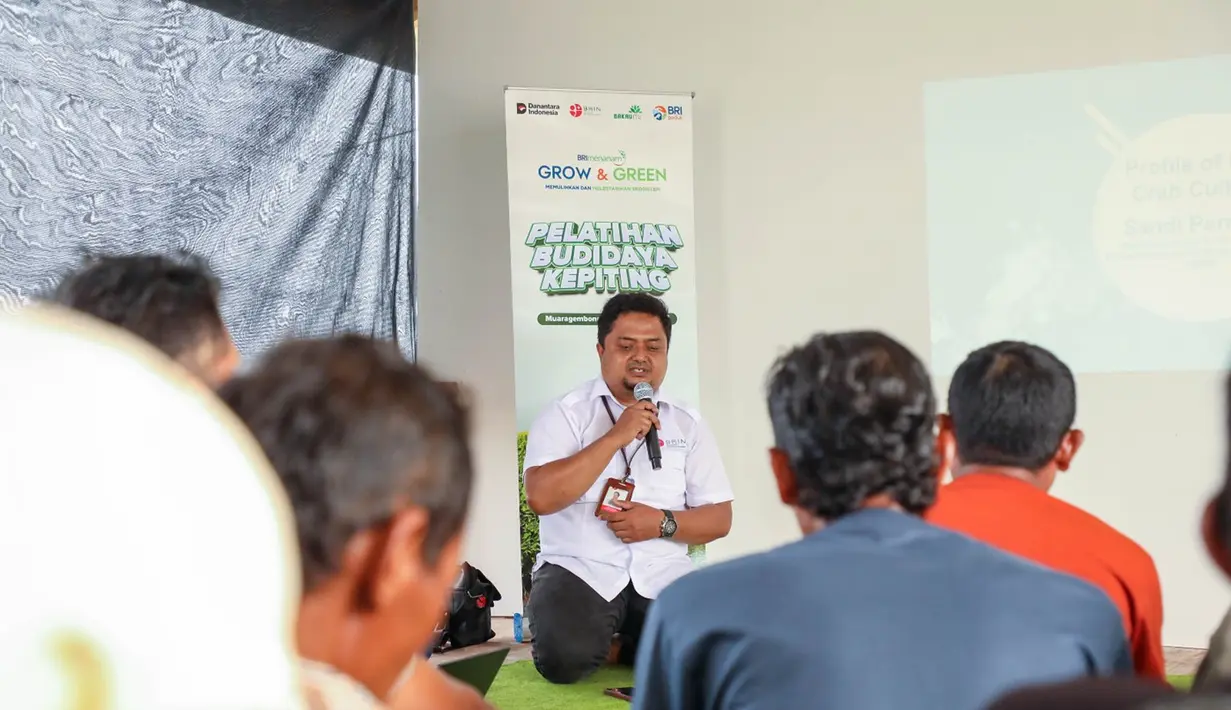 <p>Selain penanaman pohon Mangrove, BRI Peduli juga menyalurkan bantuan masyarakat di Muara Gembong berupa pembangunan sarana pra sarana pendukung kegiatan pertanian.</p>