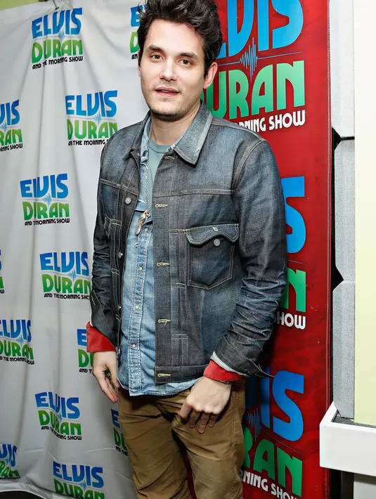 Meski sudah menjadi mantan kekasih, John Mayer tak ada habisnya memberikan perhatian untuk Katy Perry. (AFP/Bintang.com)