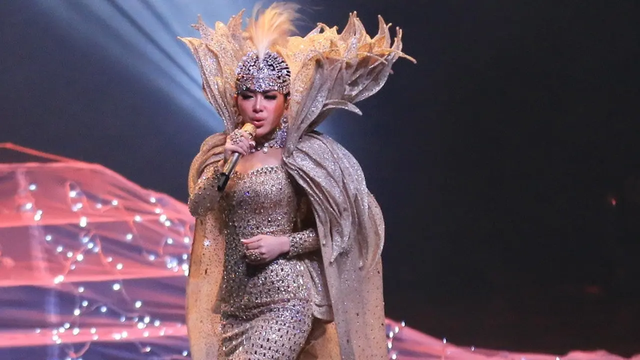[Bintang] Syahrini dapat pujian dari Glenn Fredly usai kolaborasi