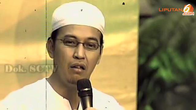 Video Doa Terus Mengalir Pada Almarhum Uje Showbiz Liputan6 Com