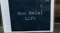 Tanda lift non-halal terlihat di hotel Sheraton Four Points di Malaysia. (dok. Instagram @sitizkasim/https://www.instagram.com/p/CjPA9kbqPcN/)