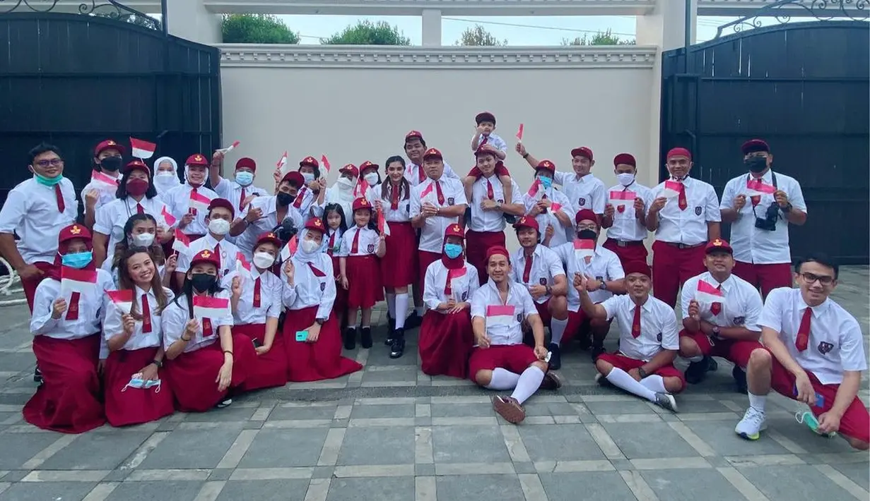 Keluarga besar Ashanty dan Anang Hermansyah (Instagram/ashanty_ash)