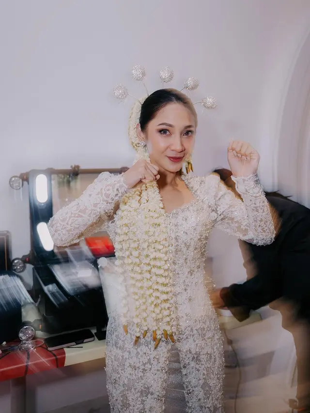 7 Momen 'Pernikahan' Dinda Kirana dan Jonathan Frizzy Ini Bikin Netizen Terkejut