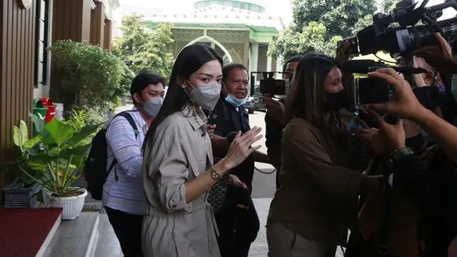 7 Momen Kebersamaan Ririn Dwi Ariyanti dan Aldi Bragi Jalani Sidang Perceraian