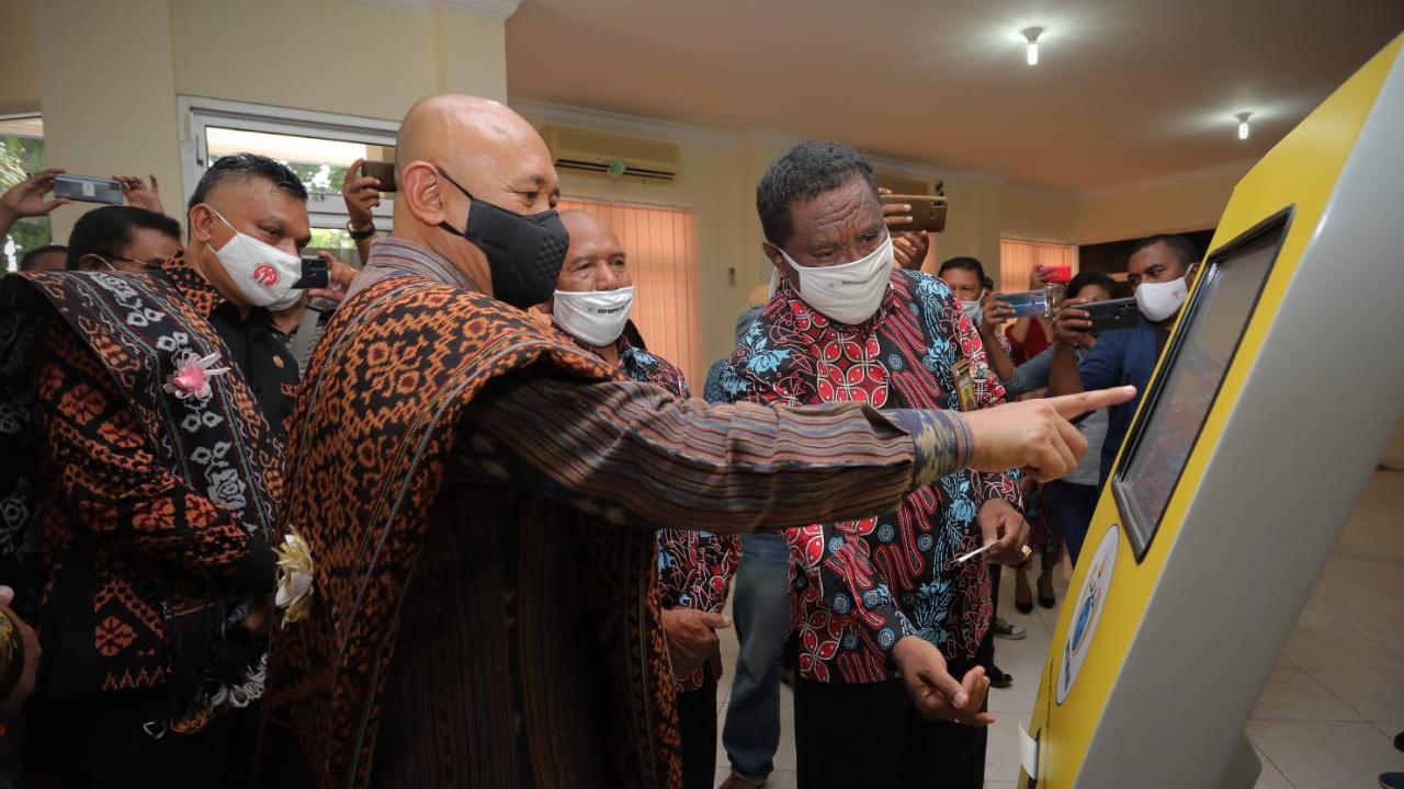 Menteri Koperasi dan UKM Teten Masduki menghadiri Peluncuran Digitalisasi Laporan Keuangan bagi UMKM di Maumere