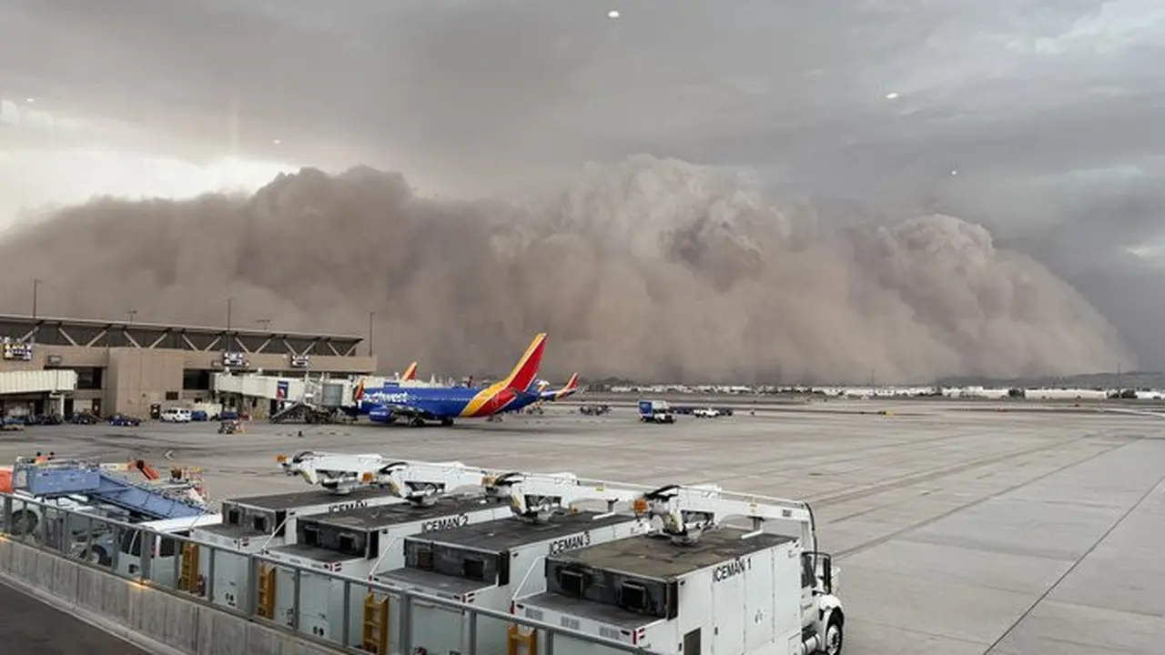 Haboob: Phoenix Area Now Recovering After Dust Storm Disruption