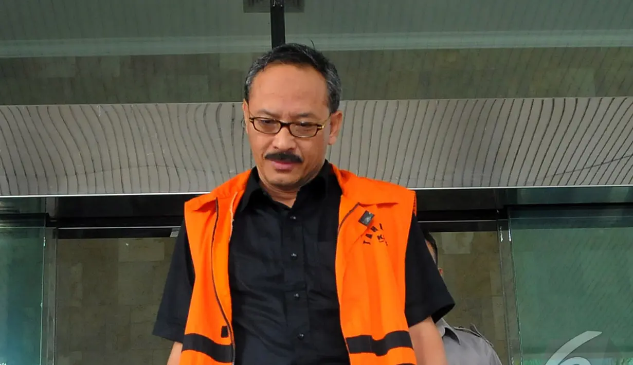 Heru Sulaksono diduga melakukan perbuatan melawan hukum dan penyalahgunaan wewenang guna memperkaya diri sendiri, orang lain, atau suatu korporasi, Jakarta, Selasa (22/07/2014) (Liputan6.com/Faisal R Syam)