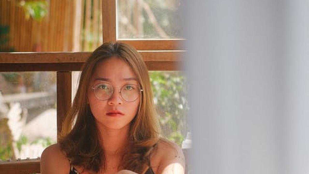 Masalah Kulit Wajah yang Berisiko Timbul Selama di Rumah Aja