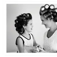 Sebelum kamu, para ibu sudah terlebih dulu terlihat cantik, bahkan hingga usianya saat ini mereka tetap terlihat sempurna. Hidup Ibu! (Foto: shopify.com)