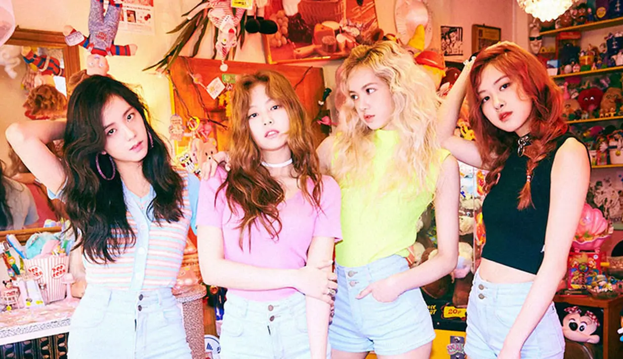 BLACKPINK menjadi salah satu girlband Korea Selatan yang populer. Bahkan lagunya yang berjudul Whistle sempat merajai tangga lagu Billboard. (Foto: Soompi.com)